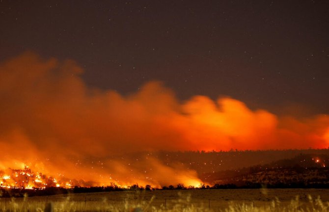 SAD: Požar u Kaliforniji prerastao u četvrti najveći u istoriji ove savezne države