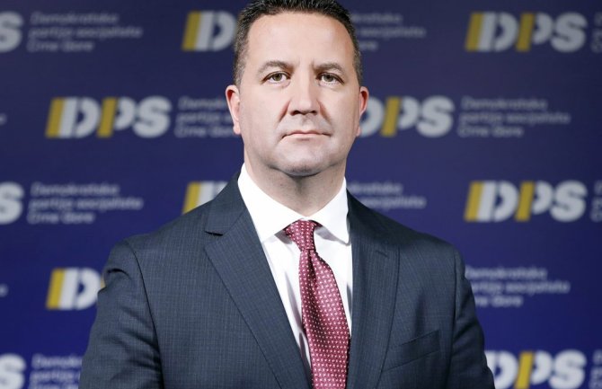 Eraković : Propali program Evropa sad 2.0 je pokušaj spašavanja strmoglavog pada rejtinga PES-a – vodi u nova zaduženja i bankrot države