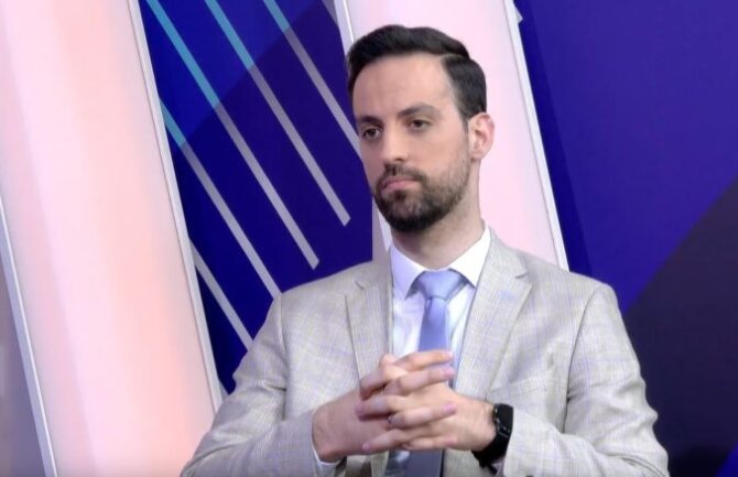 Zirojević Pejoviću: Vratite se u obdanište ako vam je ovo vrhunac politike