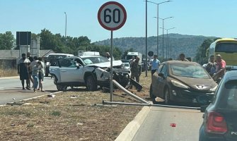 Sudar dva automobila na putu Podgorica – Danilovgrad