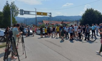 Blokirali put ka Beranama, traže bezbjednu saobraćajnicu