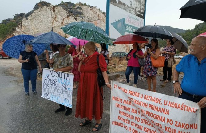 Bivši radnici Košute i danas blokiraju saobraćaj