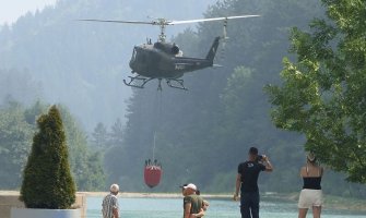 Srušio se helikopter Oružanih snaga BiH u Jablaničko jezero tokom vježbe, povrijeđen jedan član posade