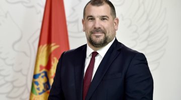 Krapović zabranio komunikaciju sa vrhom države, bez njegovog odobrenja