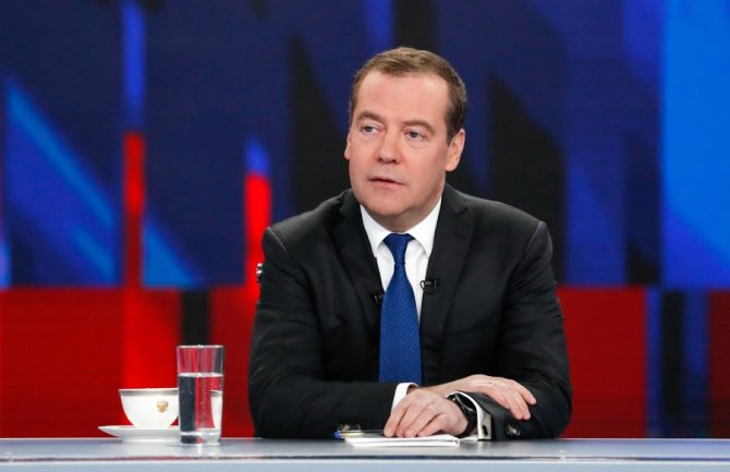 Medvedev zaprijetio nuklearnim udarom na Kijev