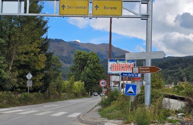 Postavljena saobraćajna signalizacija od Kolašina prema Jezerinama